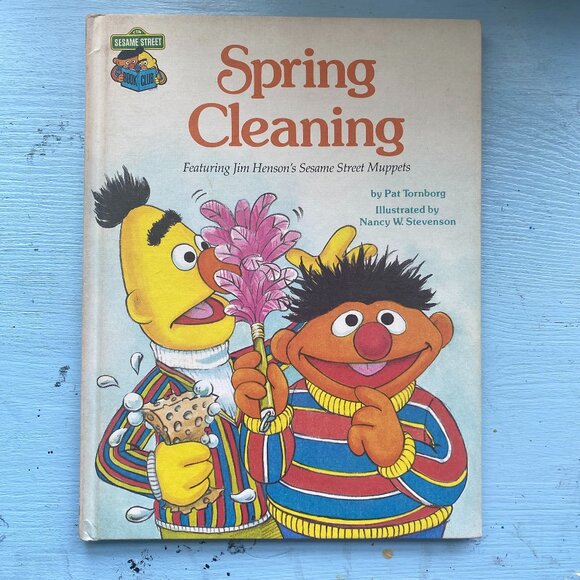 Vintage The Sesame Street Book Spring Cleaning - Picture 1 of 9
